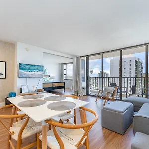 Waikiki Banyan W-ocean Views With Free Parking! Honolulu